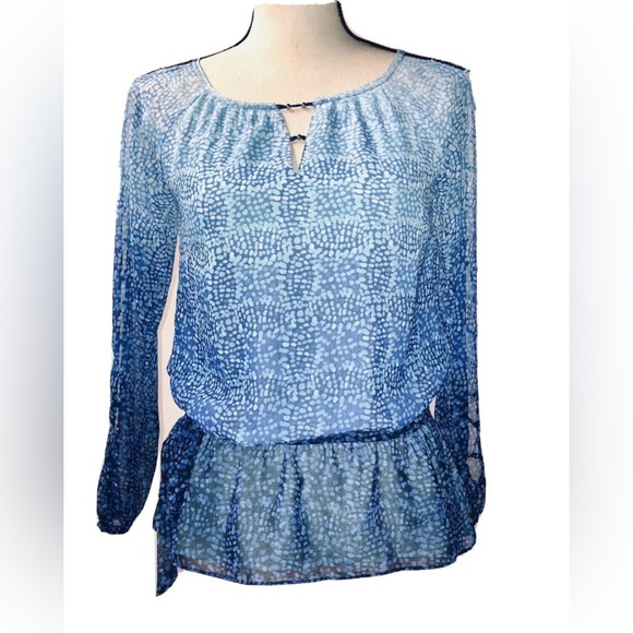 WHITE HOUSE BLACK MARKET Blue Ombre Open Sleeve Top Accented With Beads XS🌴 - Picture 8 of 9